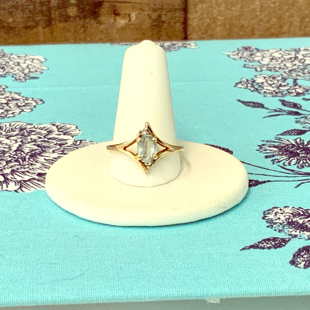 Gold Aquamarine Diamond ring